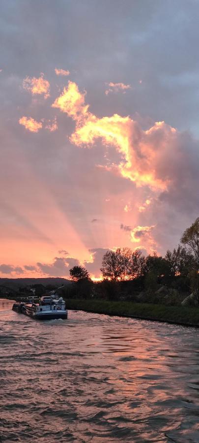 Bateau Entre Lille Et Paris Bed & Breakfast Thourotte Екстериор снимка